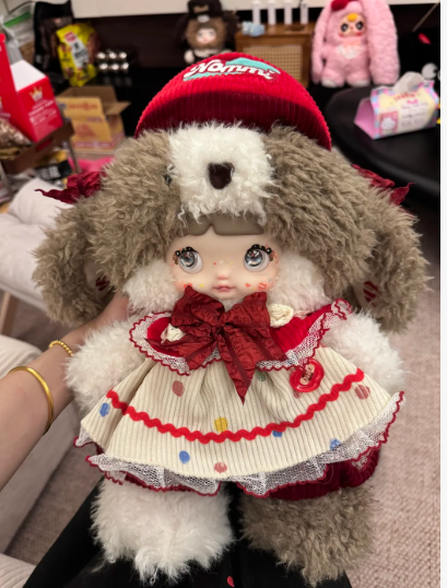 Nommi-Bite into Apple 400% Plush Hangjing Card