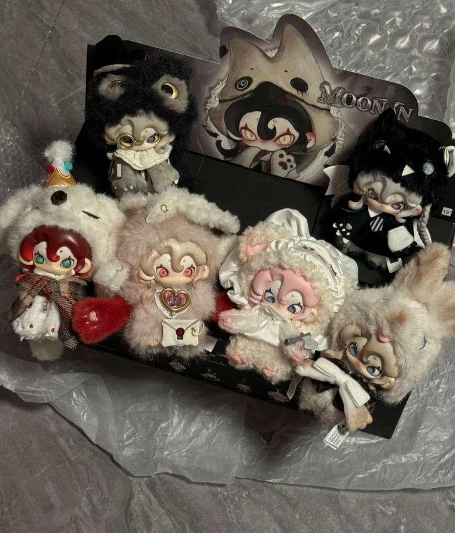Moonin-The shrouded night series plush pendants